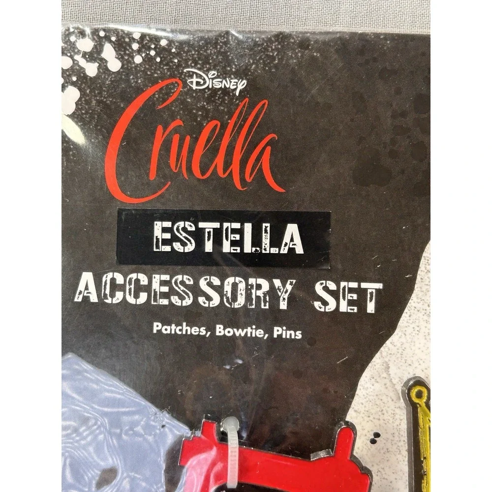Spirit Halloween Disney Cruella Estella accessory set NEW Patches Bow Tie Pins